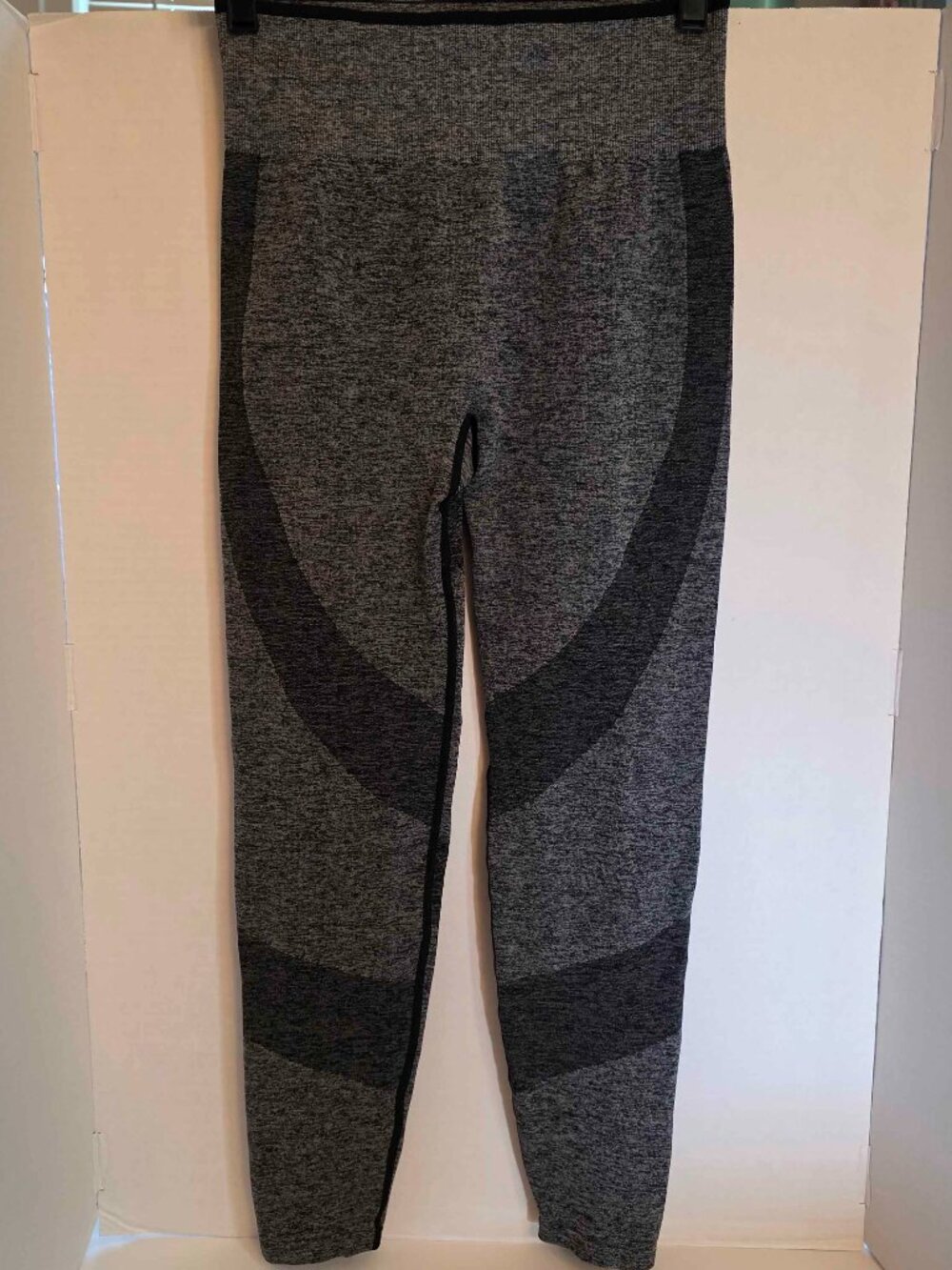 PINK Victoria's Secret Seamless Leggings Womens M Grey Heather Black